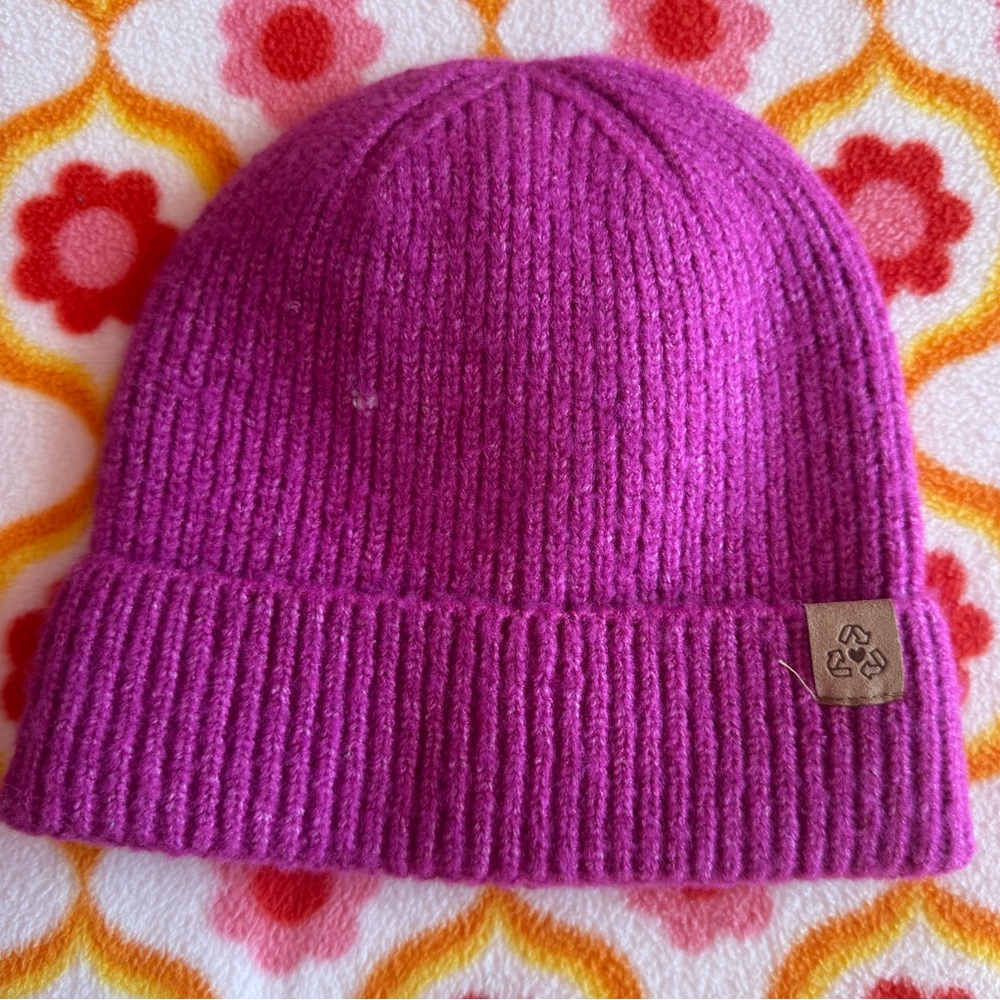 Fuchsia knitted David and Young Beanie
